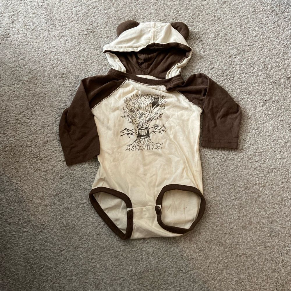 Rabbit skins Asheville NC bear hooded onesie 12m bear ears. Good condition
